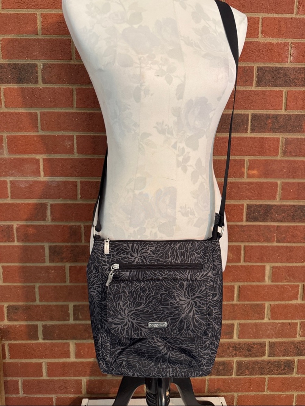 Baggallini Pocket Crossbody Bag in the "Midnight Blossom" Floral Print w/RFID
